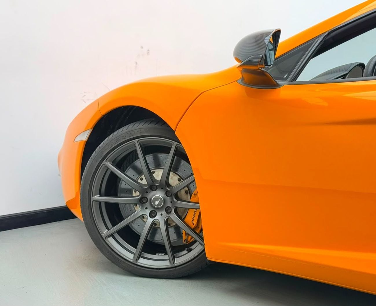 مكلارين MP4-12C STANDARD 2013 McLaren MP4-12C, Full McLaren and Dragon Racing Service History, GCC Specs