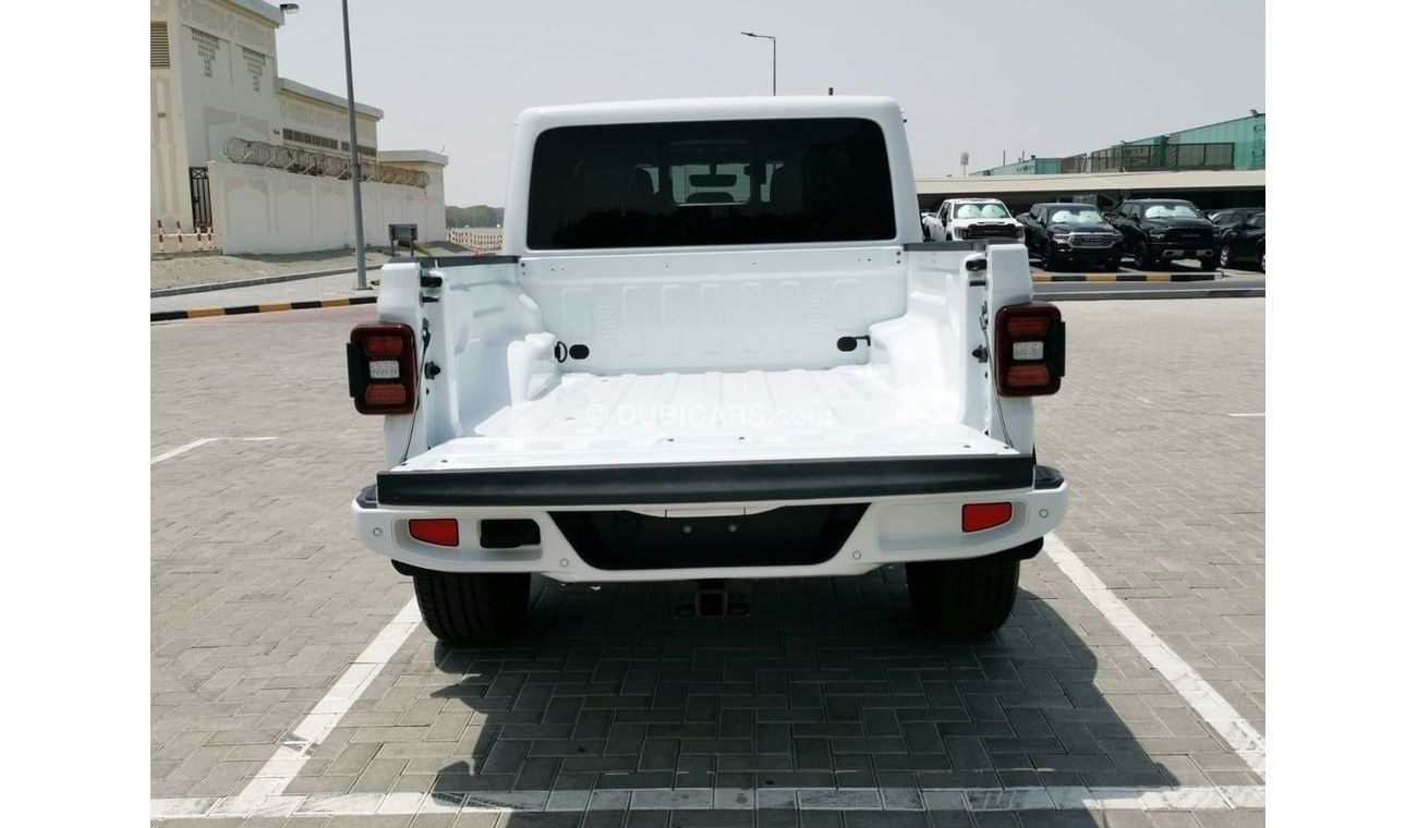 جيب جلادياتور Jeep Gladiator - 2023 - White