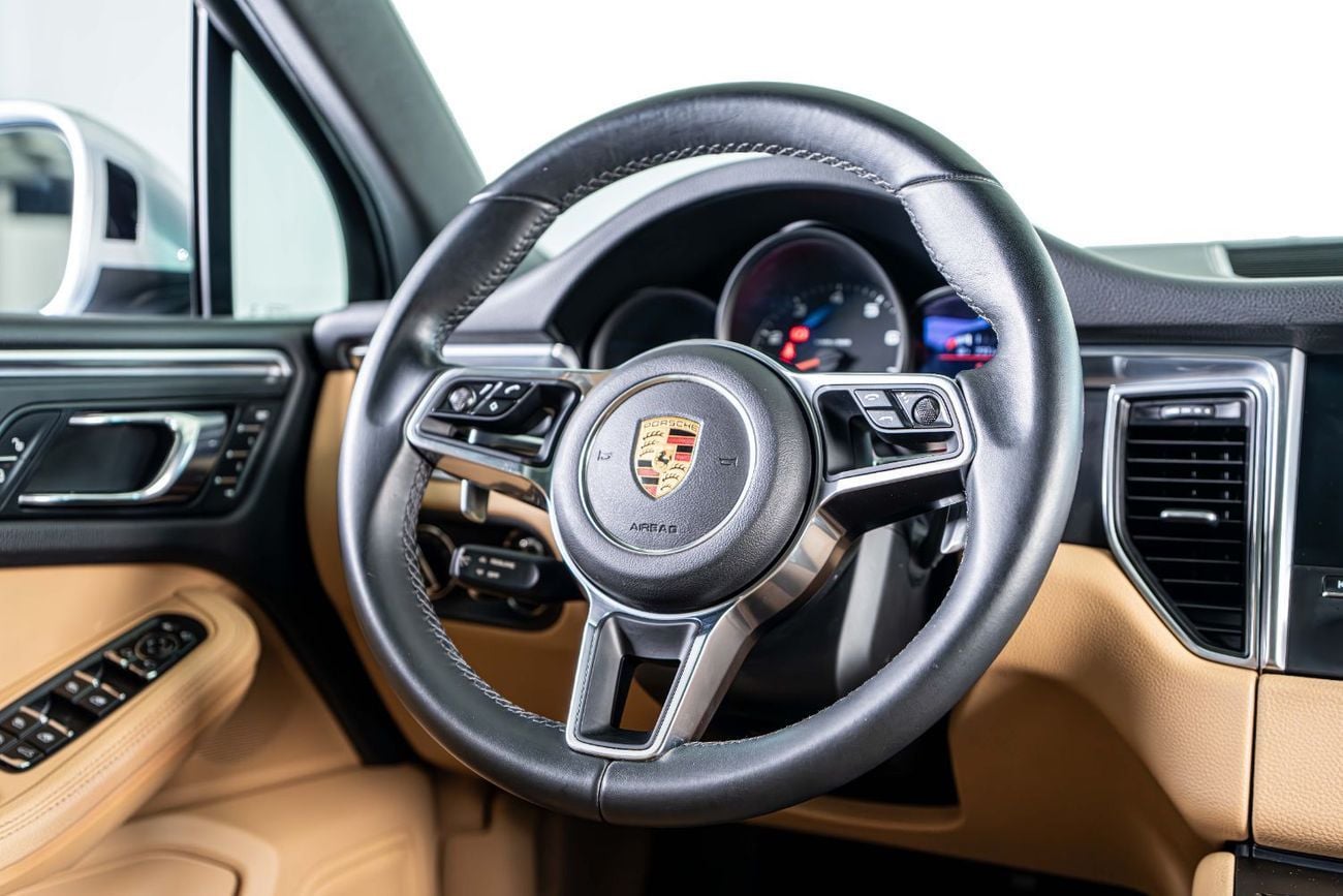 Porsche Macan Std 2.0L (252 HP) GCC Spec - Pristine Condition - Low Mileage