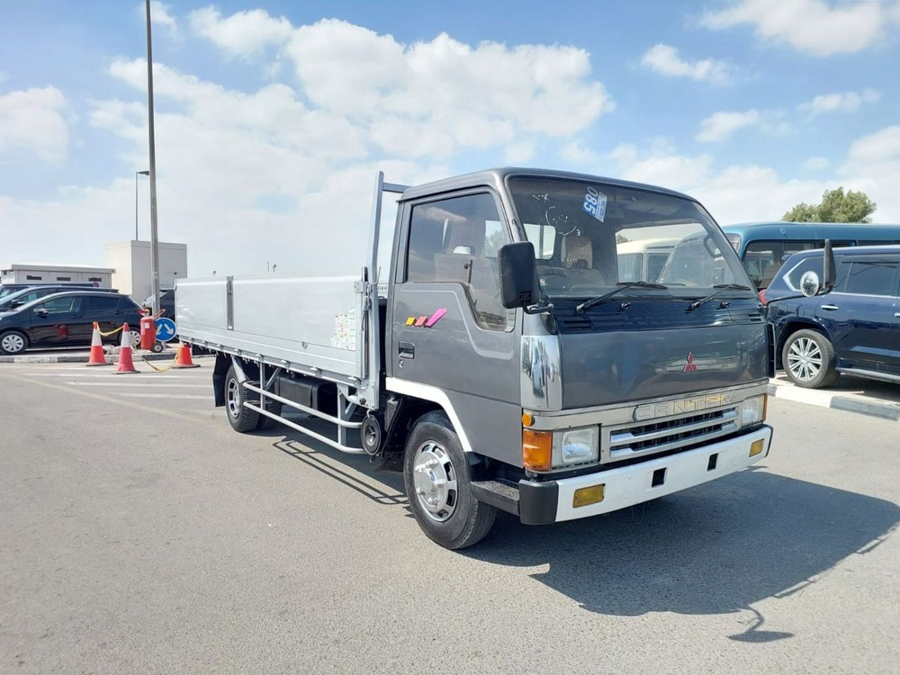 Mitsubishi Fuso Canter MITSUBISHI CANTER TRUCK RHD 1990 MODEL 3.9 L DIESEL MANUAL(PM40451)