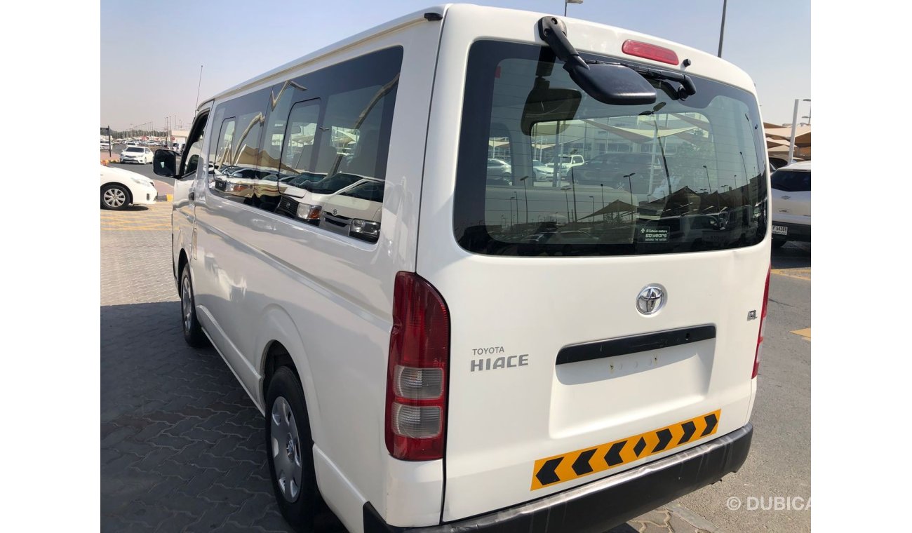 تويوتا هاياس Toyota Hiace Bus 15 str,Model:2015.Excellent condition