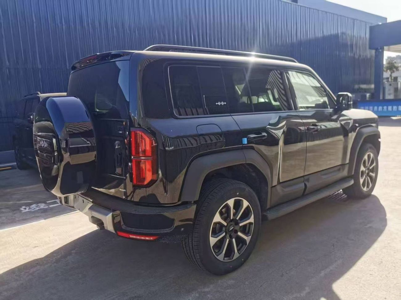 BYD Leopard 5 BYD Leopard 5 Ultra Long Range - 2025 (Brand New) **EVS WARRANTY**