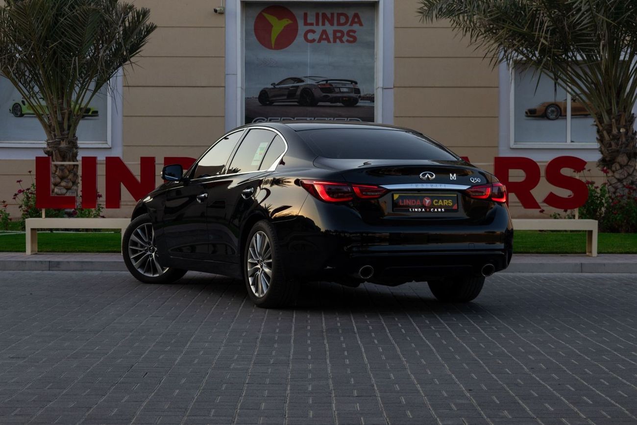 Infiniti Q50 Luxe V37