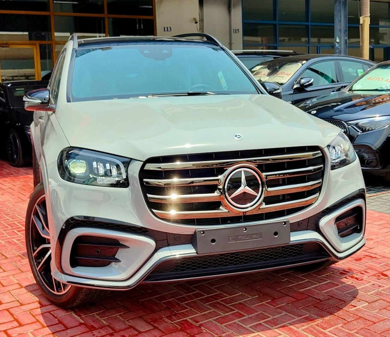 Mercedes Benz GLS450 4MATIC DARK SERIES Full Option Under Warranty 2026 GCC