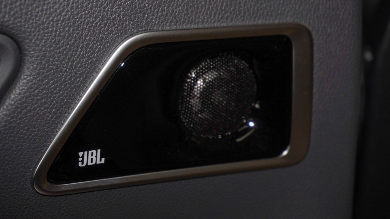 Toyota Land Cruiser GXR 3.5 L Twin Turbo V6