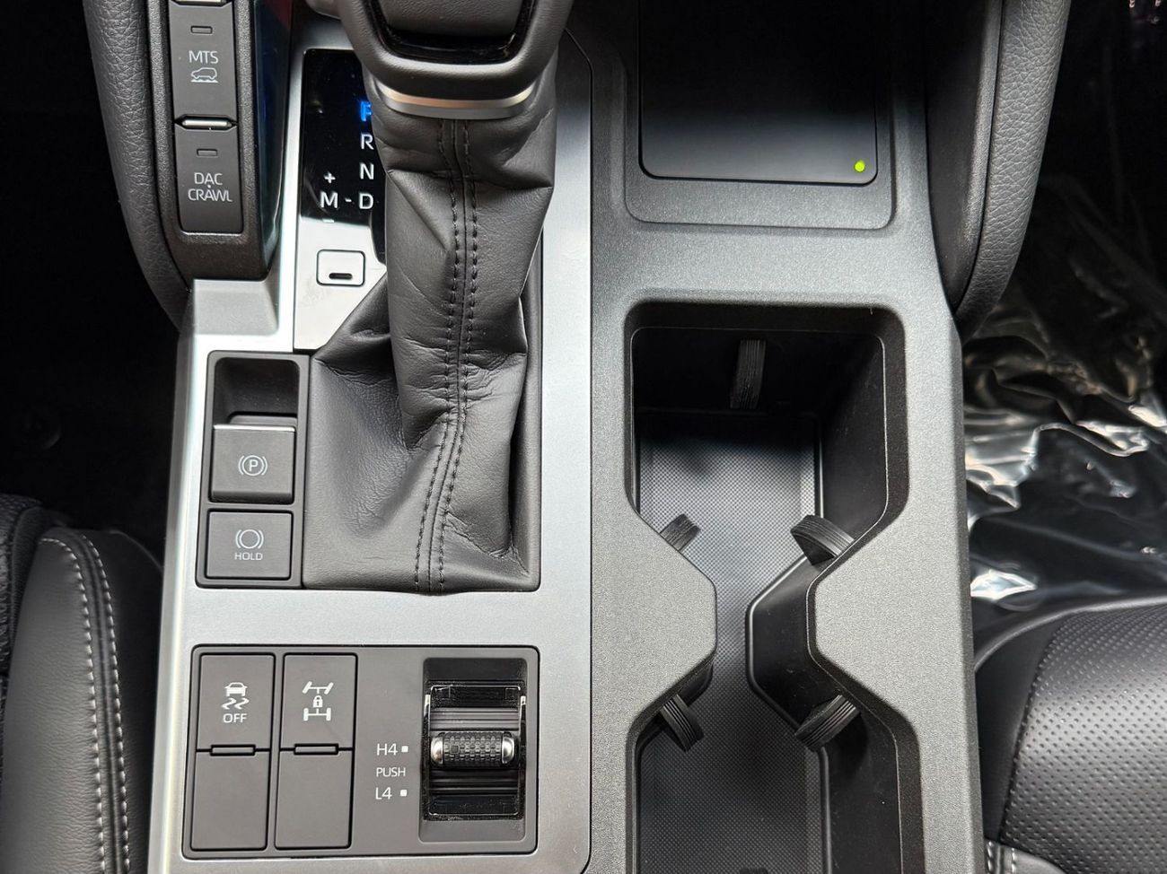 تويوتا برادو LUXURY 2.4 TURBO **EXPORT ONLY**التصدير فقط خارج الخليج***