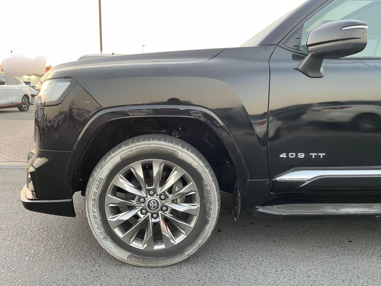 تويوتا لاند كروزر Toyota landcruise 2024 Model GXR 4.0L colour Black Transmission Automatic Interior Beige 7seats leat