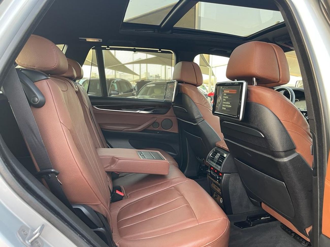 BMW X5 50i Design Pure BMW X5 TWIN POWER Turbo_Gcc_2015_Excellent_Condition _Full option