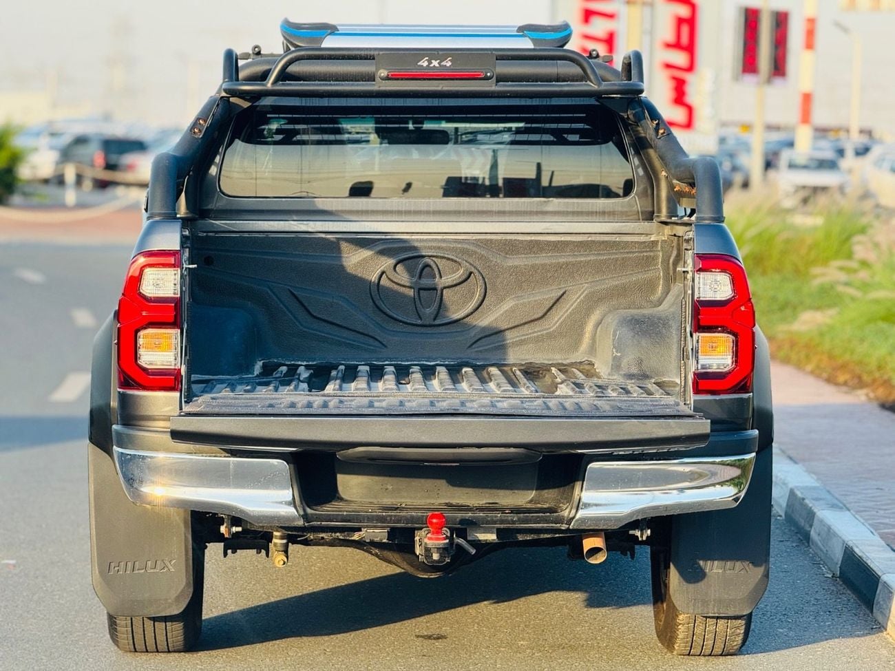 تويوتا هيلوكس Full option top of the range