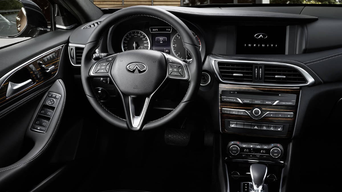 Infiniti Q30 interior - Cockpit