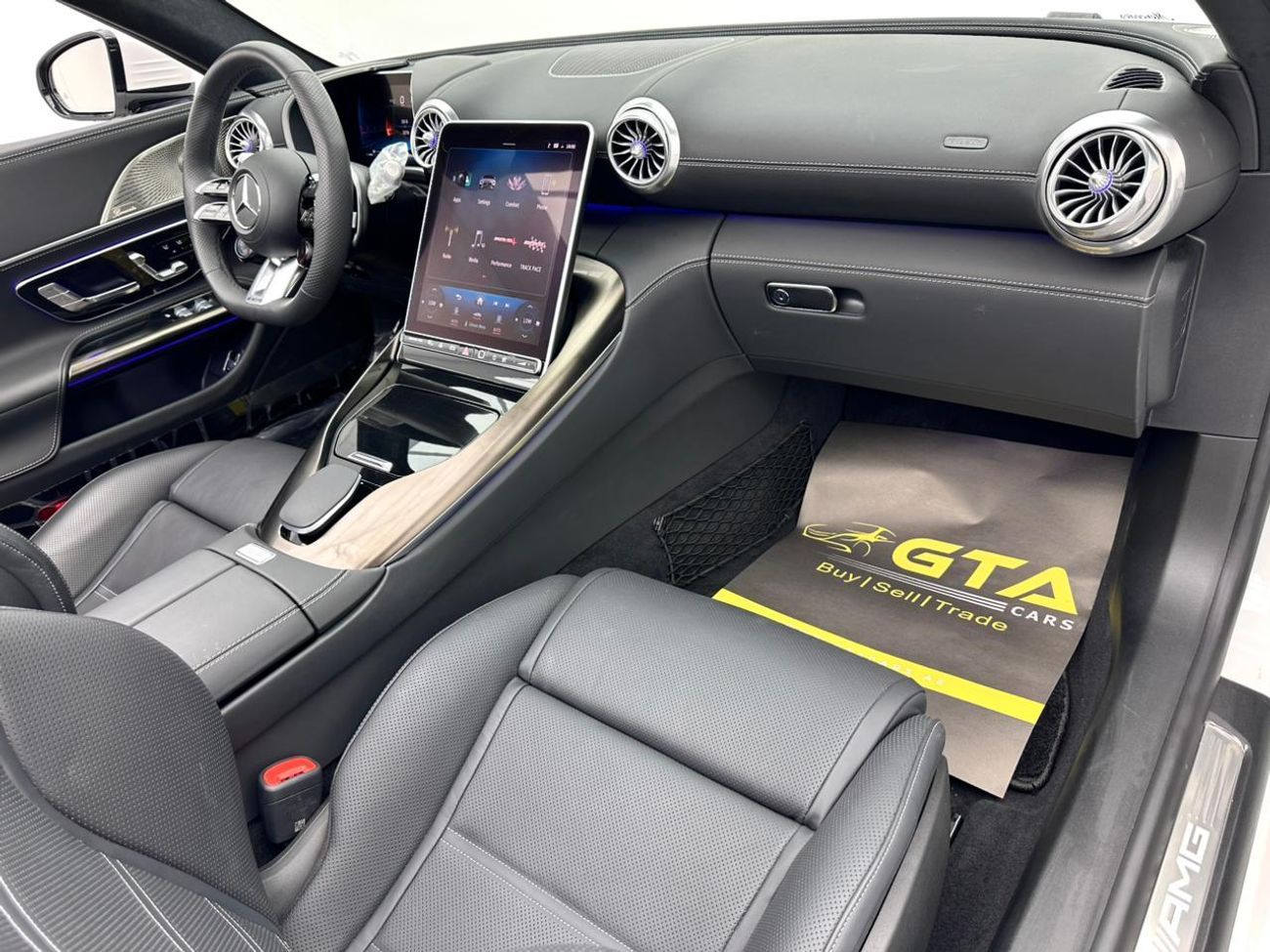 Mercedes-Benz SL 63 AMG 2024 Mercedes-Benz SL63 AMG V8 4MATIC, Brand New, 2 years Warranty, Excellent Condition