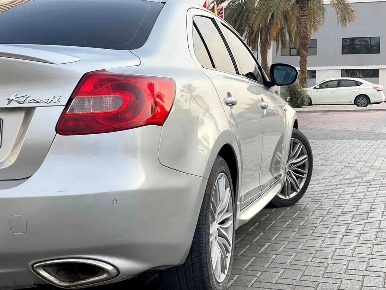 سوزوكي كيزاشي GCC | 2.4L 4-CYLINDERS
