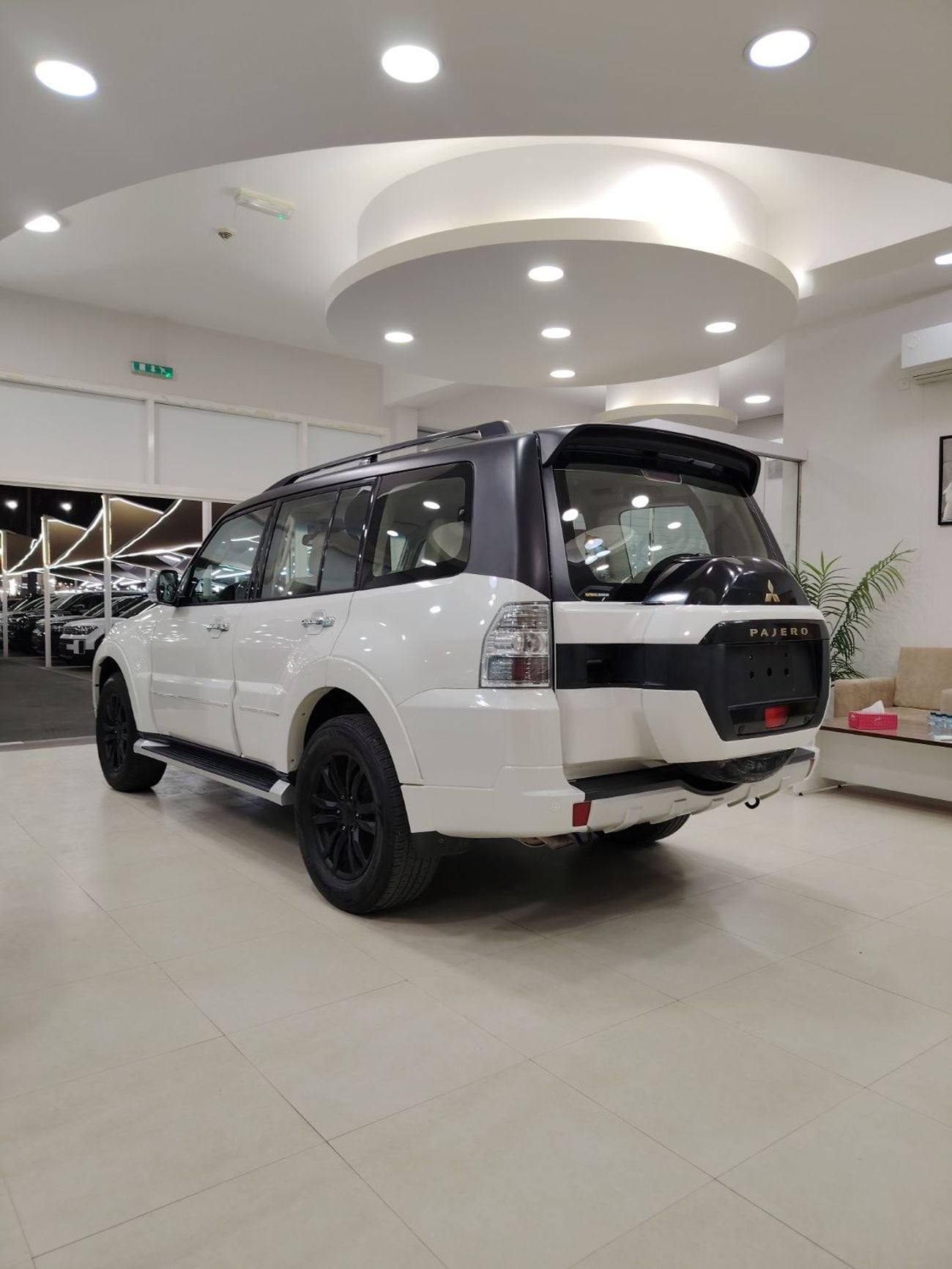 Mitsubishi Pajero GLS H/L PLATINUM PLUS
