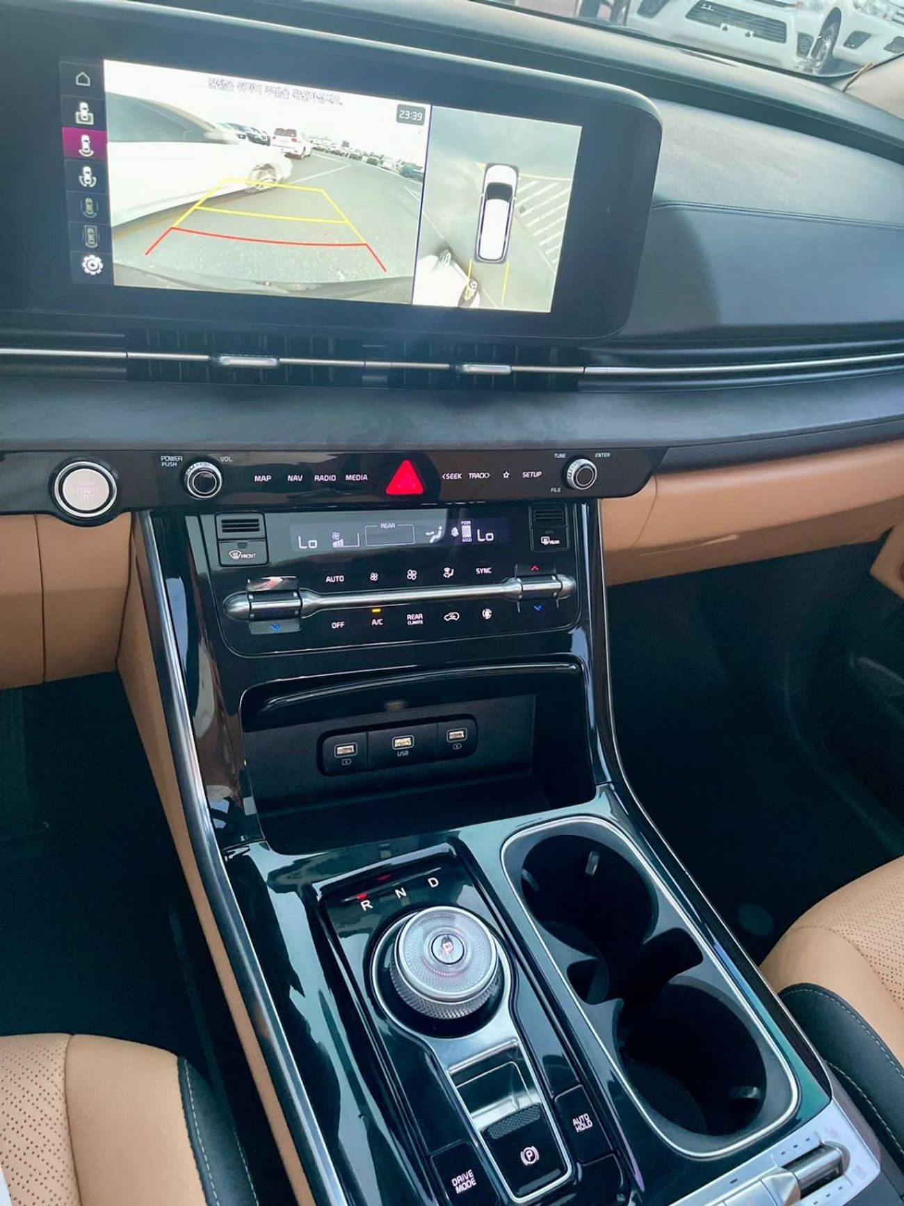 Kia Carnival 2021 Kia Carnival Exclusive Diesel Korean Specs Orignal Paint - 360* CAM - Panoramic View - 6 seater