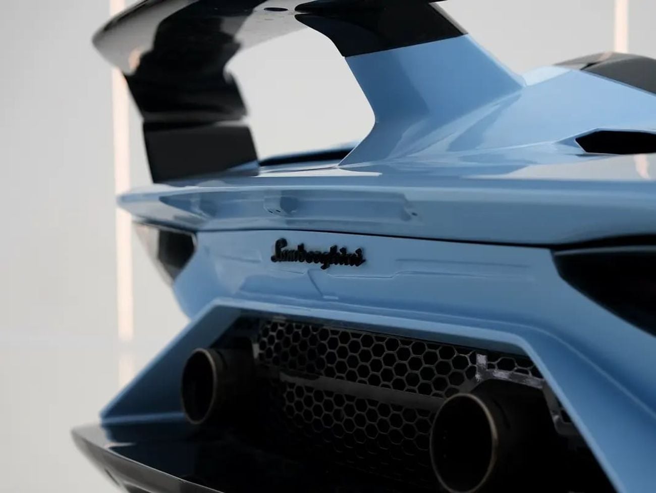 لامبورغيني أفينتادور SVJ-STYLE BODY KIT | GCC | NATURALLY ASPIRATED V12