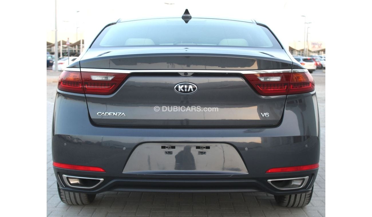 Kia Cadenza kia cadenza 2020 GCC gray excellent condition without accident
