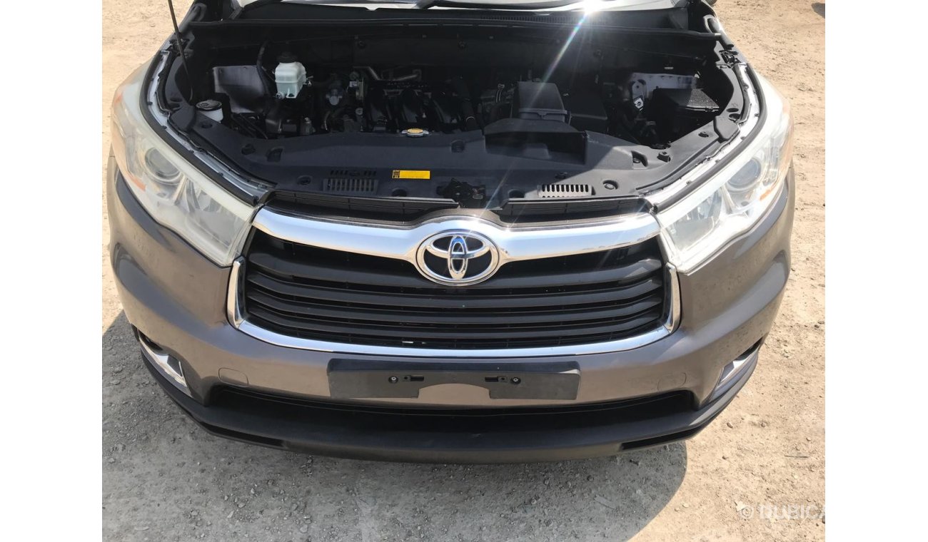 Toyota Kluger petrol v6 year 2014 grey color