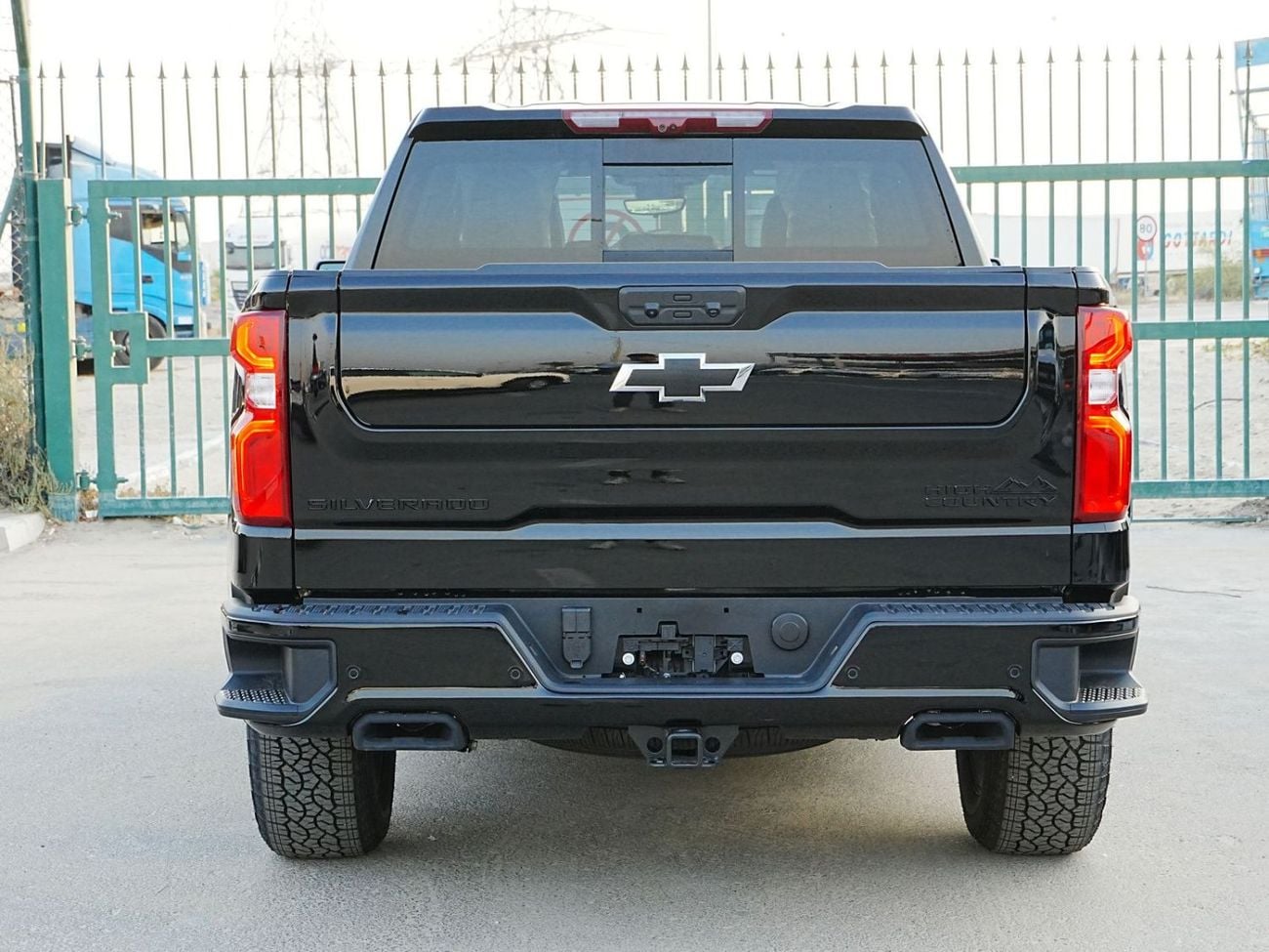 Chevrolet Silverado DURAMAX DIESEL HIGH COUNTRY MIDNIGHT EDITION