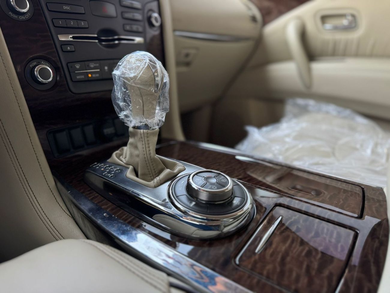 نيسان باترول NISSAN PATROL SE 2014 GCC GRAY COLOR