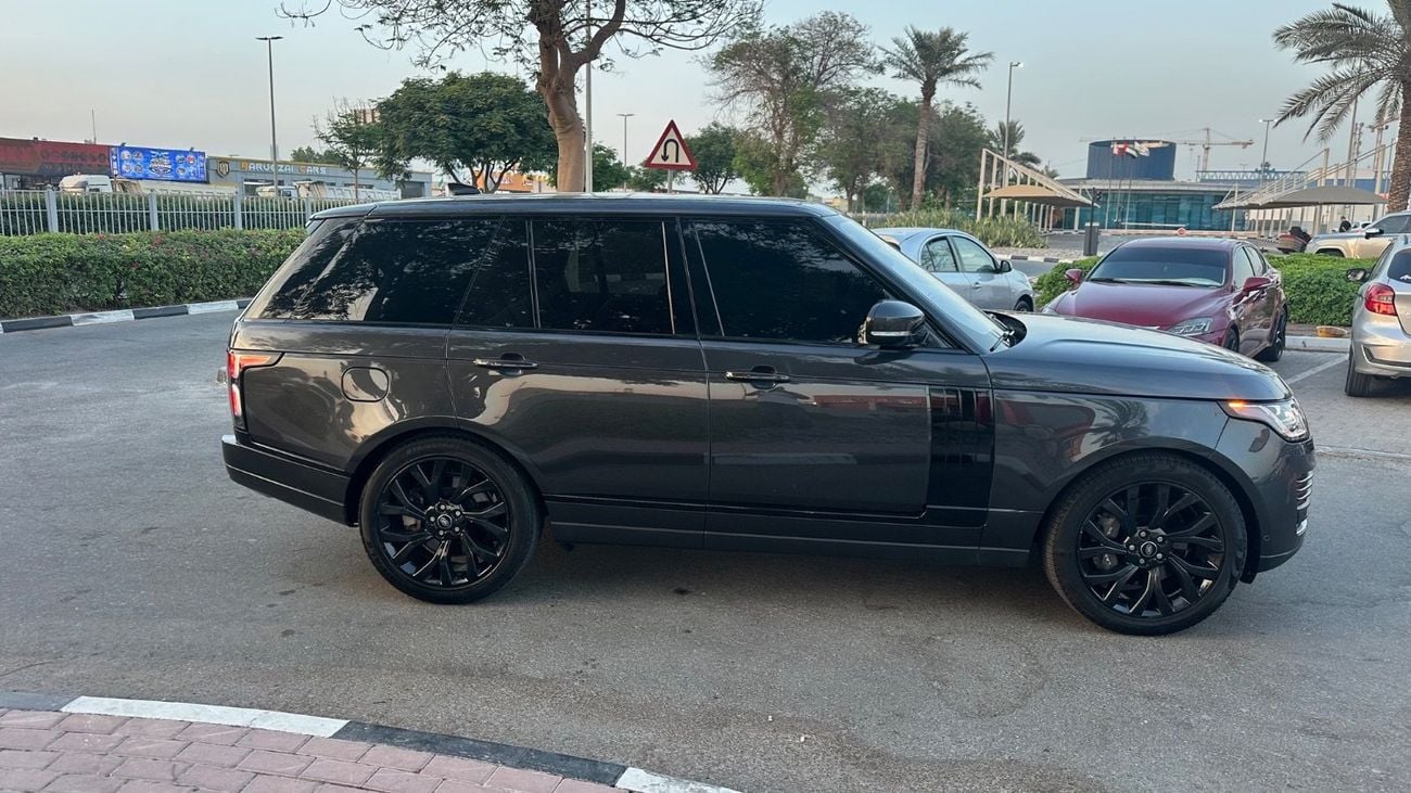 Land Rover Range Rover HSE P525 V8 Westminster 3 years warranty and 3 free services
