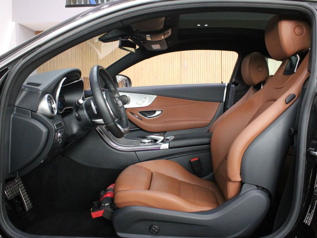 مرسيدس بنز C 200 كوبيه GCC // LOW MILEAGE