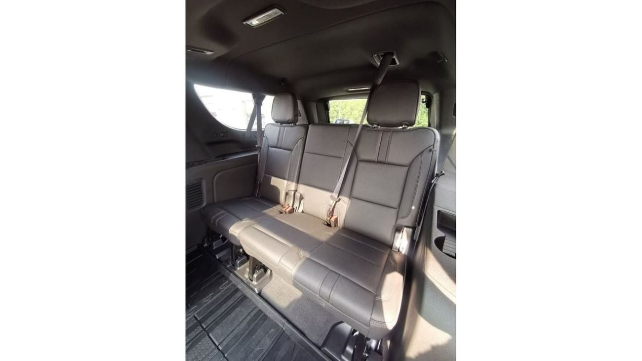 Chevrolet Suburban Chevrolet RST Suburban Diesel - 2021 - Black