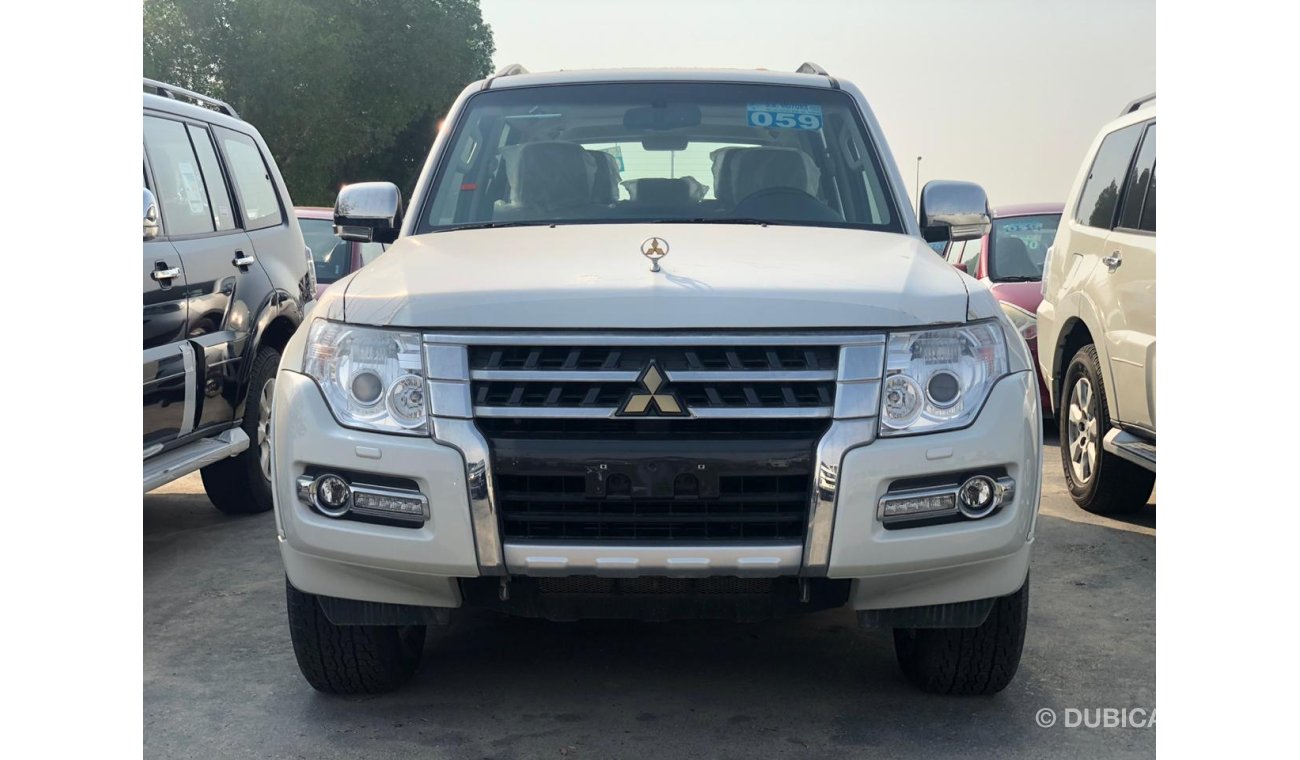 Mitsubishi Pajero GLS V6 3.0L, Sunroof, DVD+Rear Camera, Alloy Rims 17'', 2-Power Seats, Leather Seats