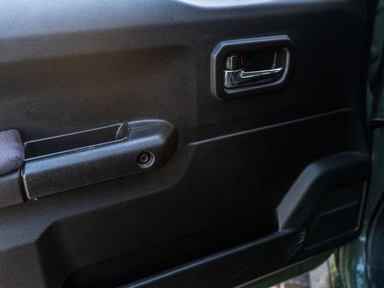 سوزوكي جيمني 1.5L GL (M/T)