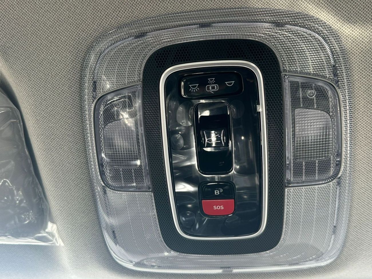 Hyundai Elantra 1.5 LUXURY PREMIUM , BIG SCREEN, SEAT HEATING, ELECTRIC SEAT, LEATHER SEAT, FULL OPTION,MODEL 2025