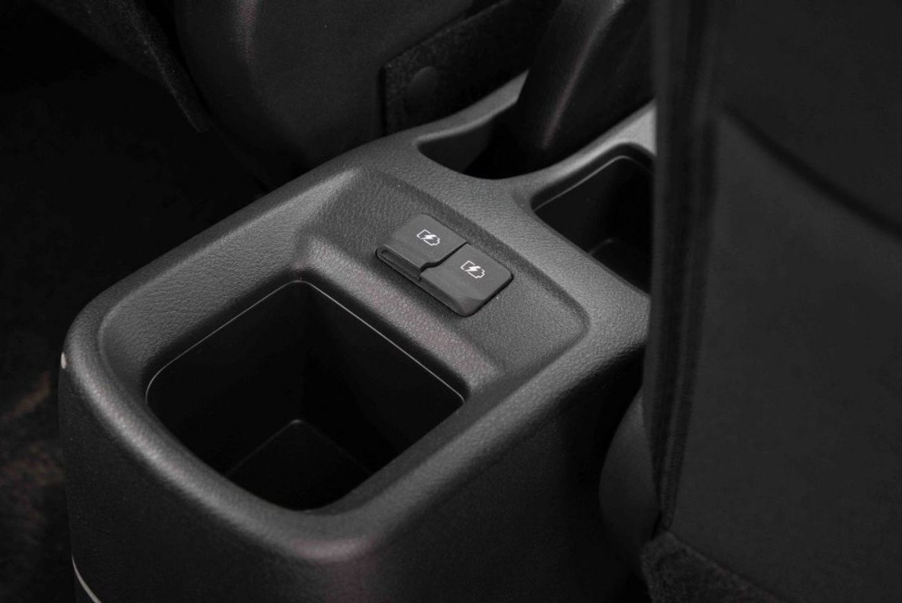 نيسان كيكس 2024 نيسان كيكس 1.6 SV - أحمر من الداخل أسود