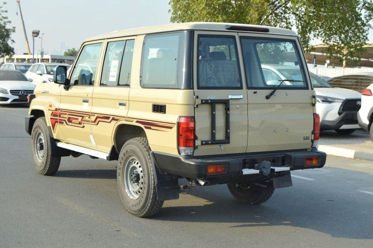 Toyota Land Cruiser 70 LX Hard Top 5 Doors