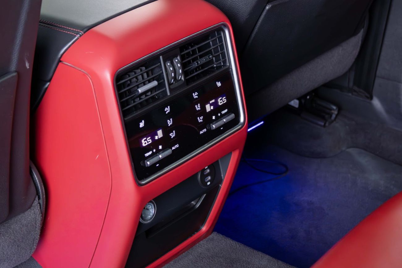 Porsche Cayenne Std 3.0L (340 HP) BOSE Premium Sound System-Red Leather Interior-BOSE Sound System