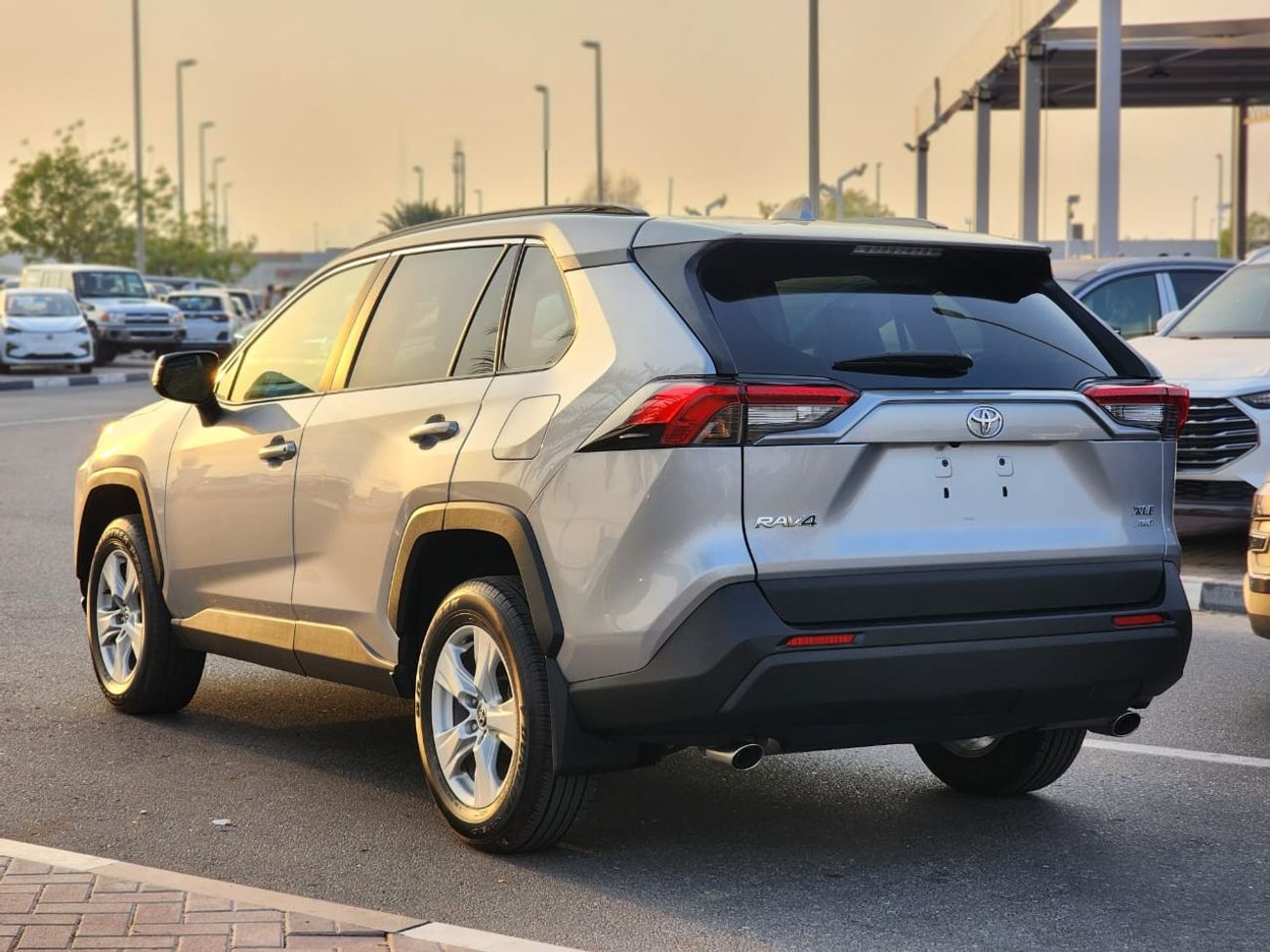 Toyota RAV4 TOYOTA RAV4 XLE 2021
