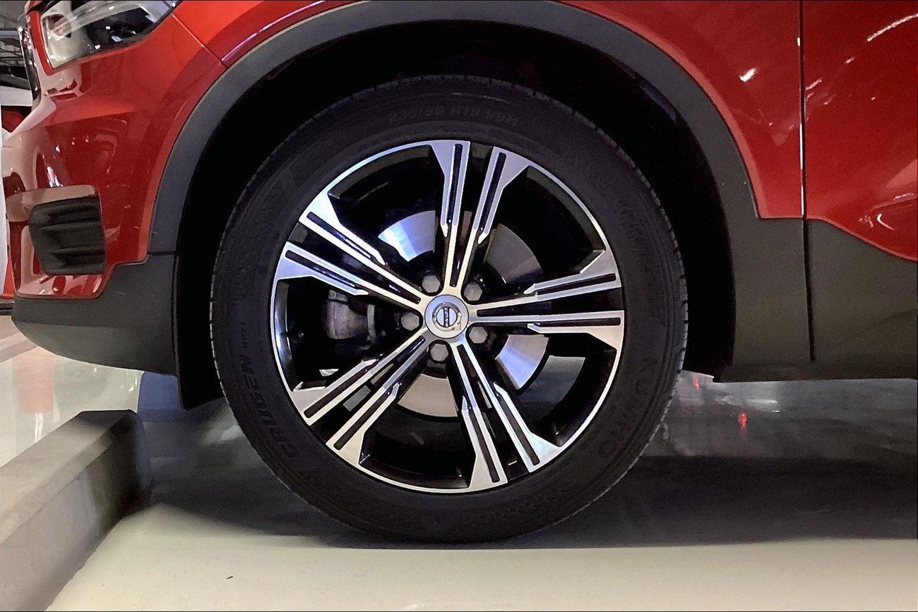 Volvo XC40 T4 Momentum | Guaranteed Warranty | 0 Down Payment