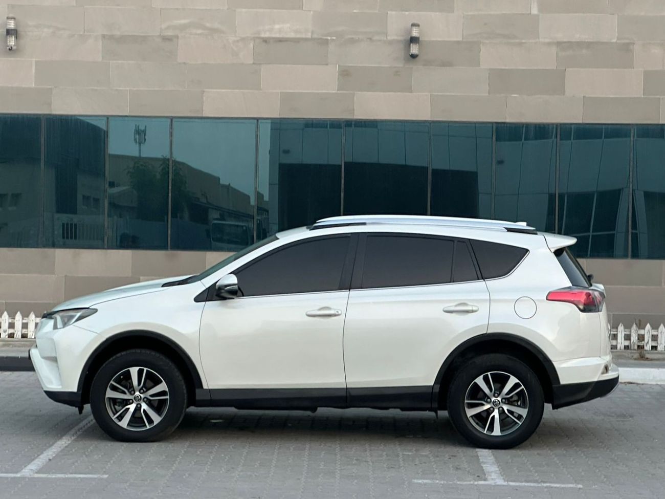Toyota RAV4 GXR خليجي