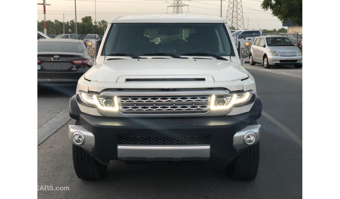 Toyota FJ Cruiser 4.0L V6, DVD + REAR CAMERA, BACK SENSORS, ALLOY RIMS 16'', 4X4, CRUISE CONTROL, CODE-75032