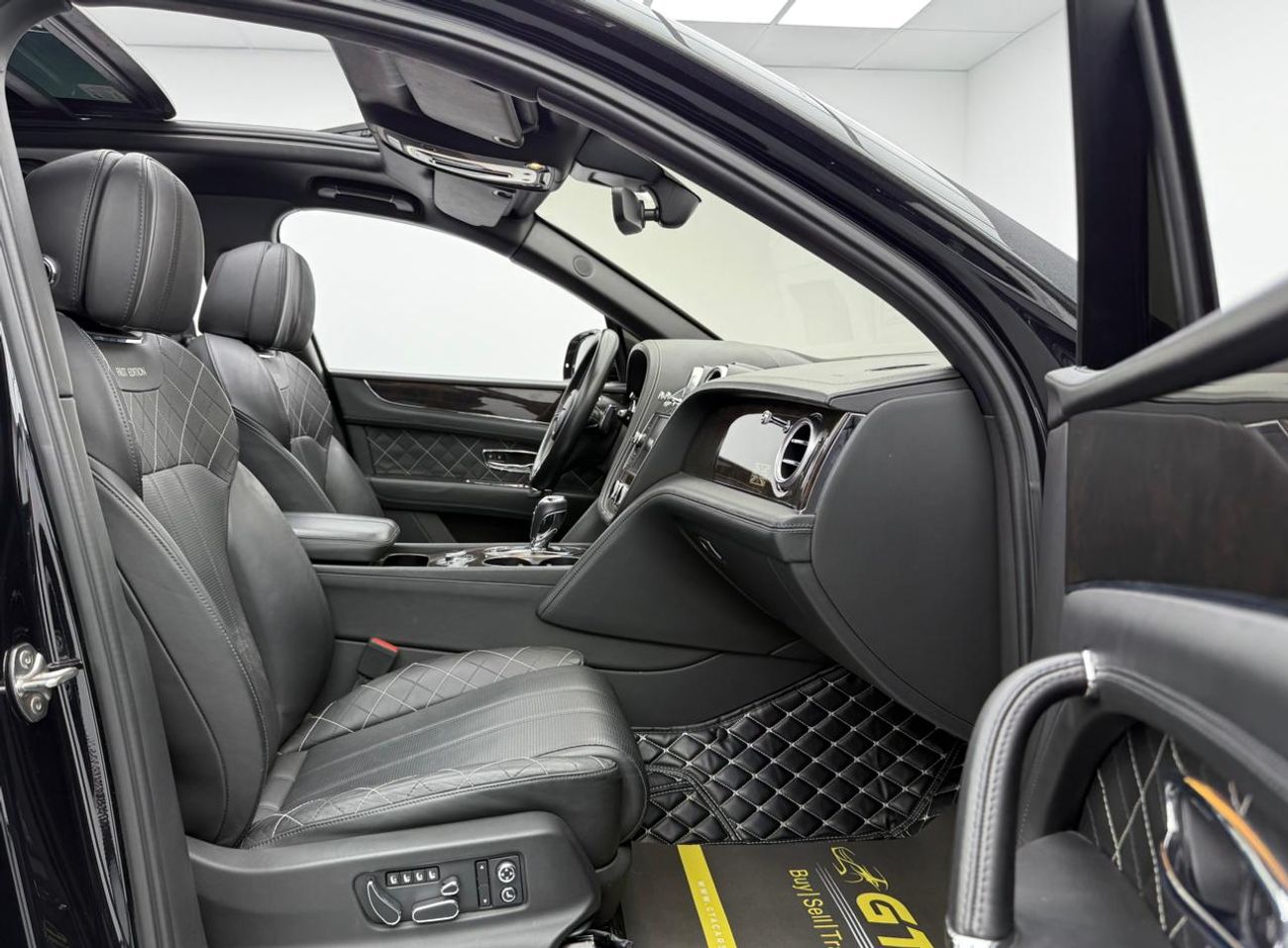 بنتلي بينتايجا 2017 Bentley Bentayga Mansory KIT ,Service History ,Excellent Condition ,Euro Spec