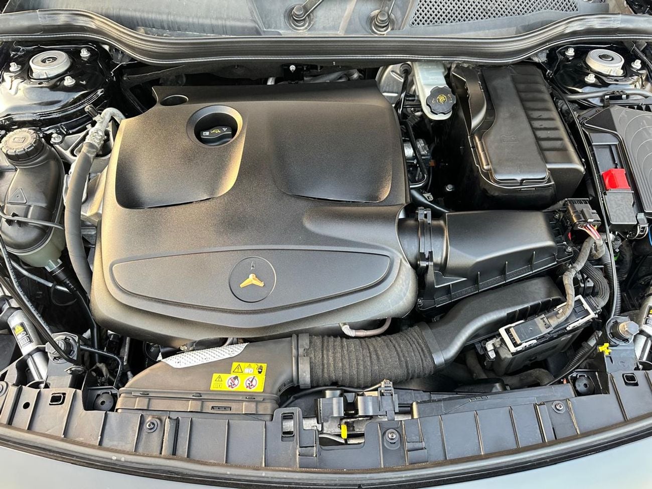 Mercedes-Benz GLA 250 Std 2.0L (211 HP)