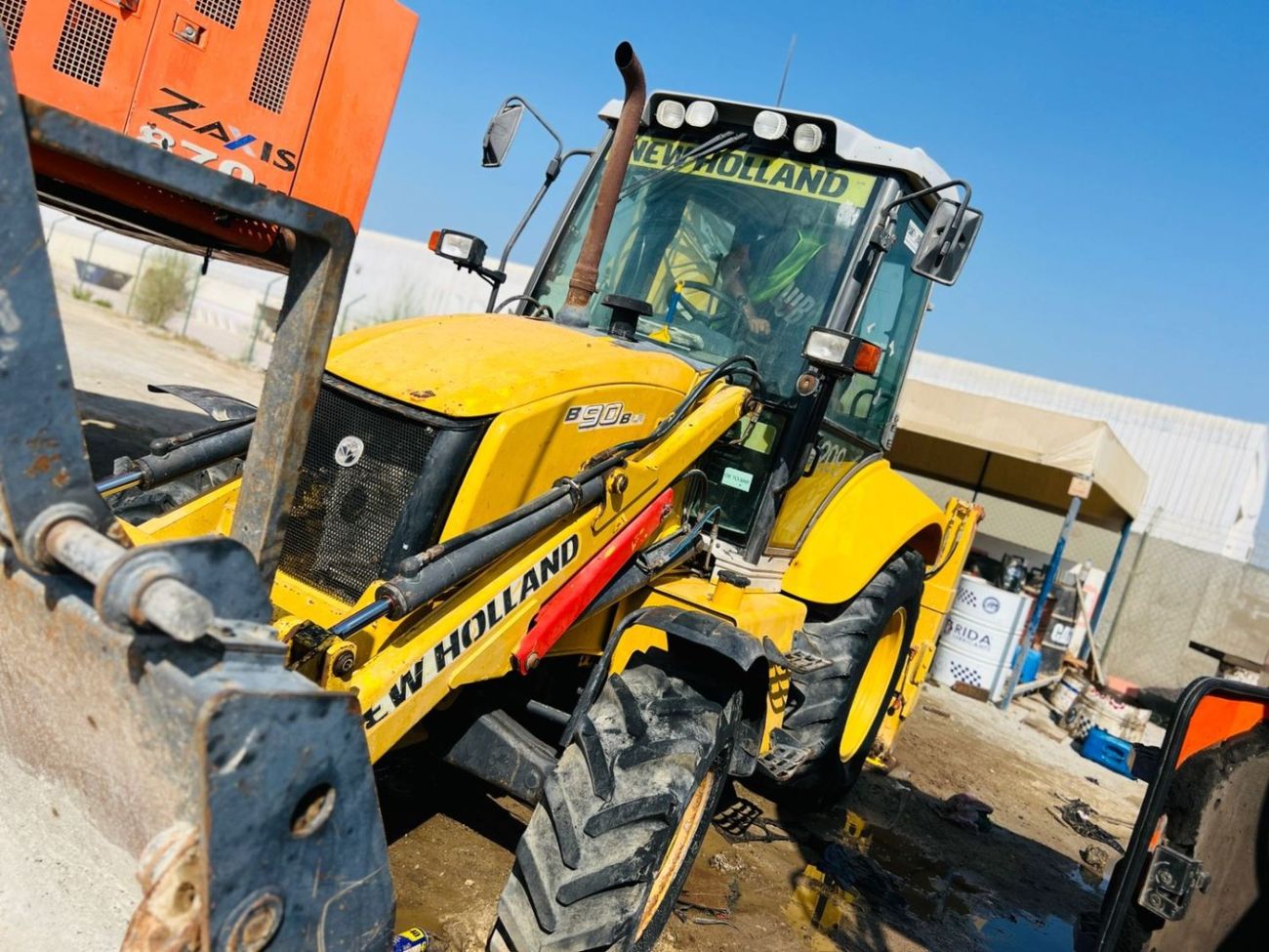 New Holland B90B Gcc space