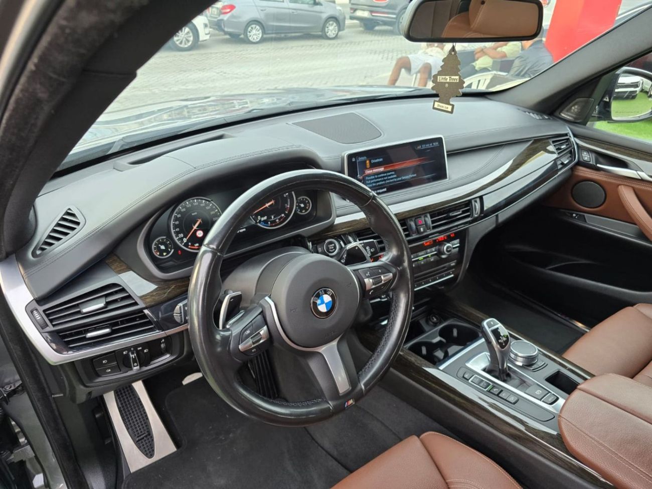 BMW X5 50i Luxury 4.4L (7 Seater) BMW X5 50i 2017 GCC V8 engine 4.4L clean car no any work required availab