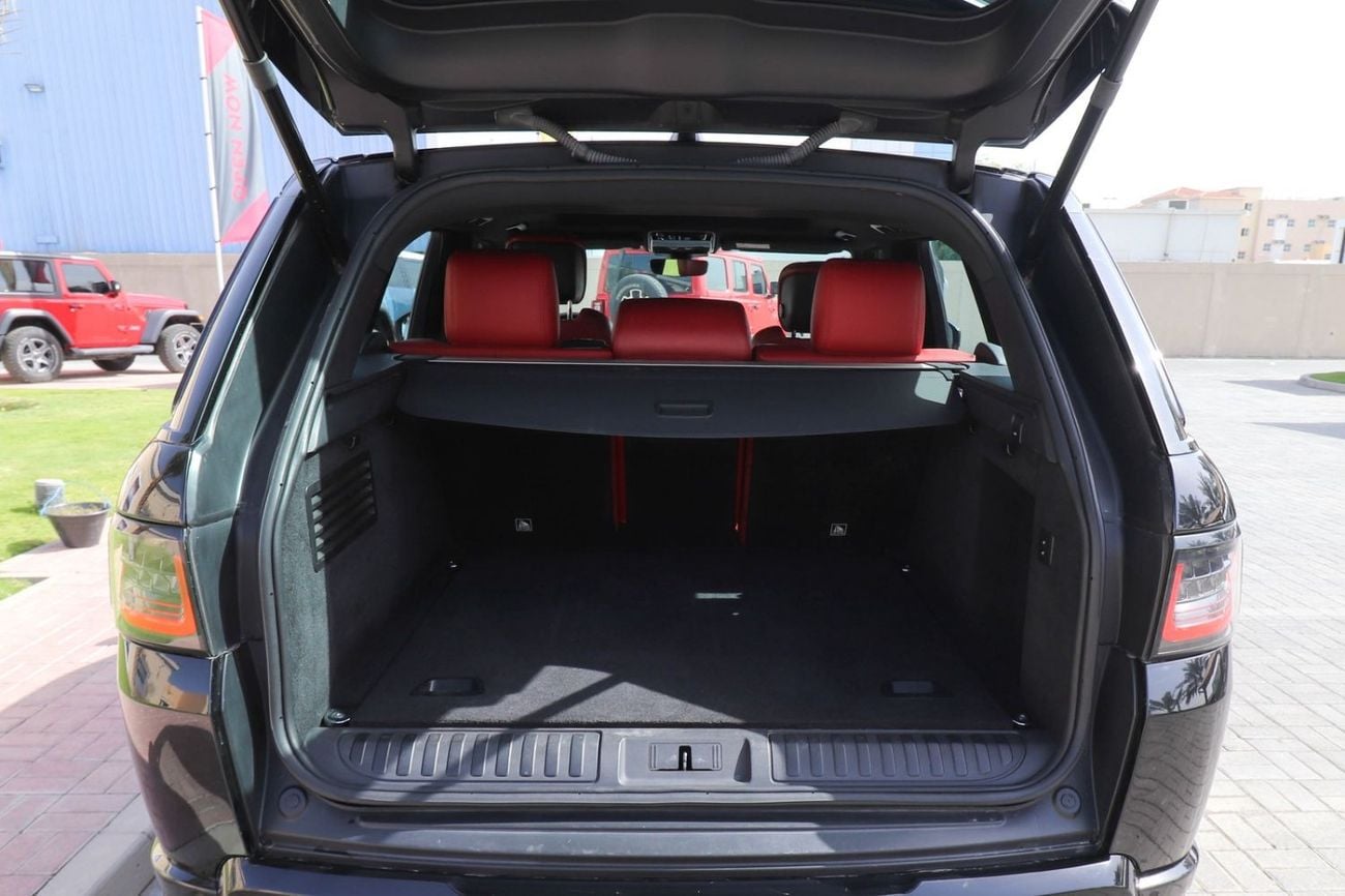 Land Rover Range Rover Sport HSE 3.0L (335 HP) Range Rover Sport HSE 2019 GCC under Warranty