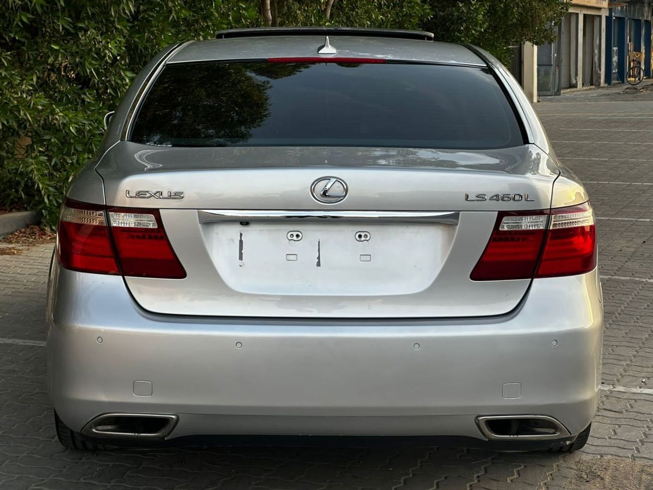 Lexus LS460 Lexus LS460L Model: 2007 Mileage: 180,000 miles Price: 22,000 dirhams Come to America Full option No