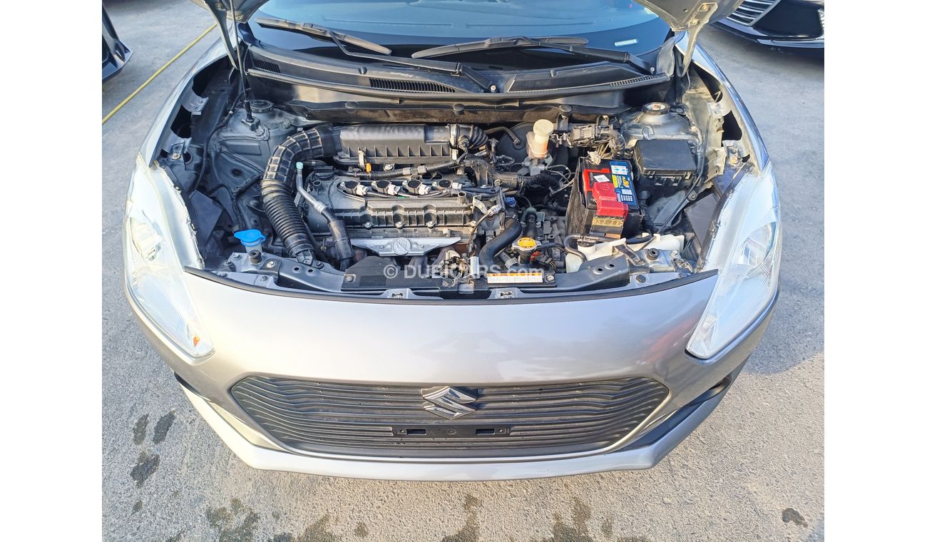 سوزوكي سويفت GLX, 1.3L Petrol, GCC, Extremely Clean Condition (LOT # 073)