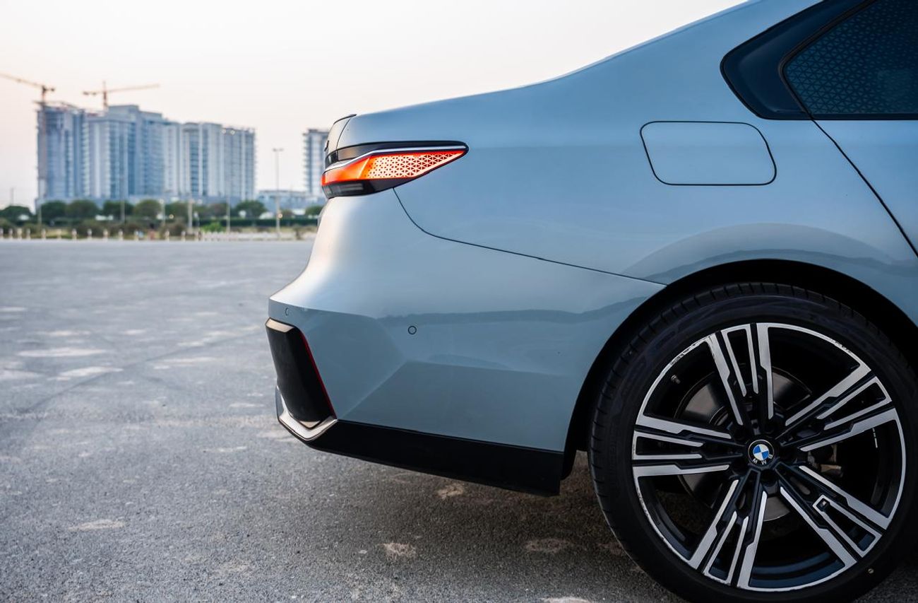 BMW 740i | M Sport Package | GCC Specs | Dealer Warranty & Service Contract till Dec 2027