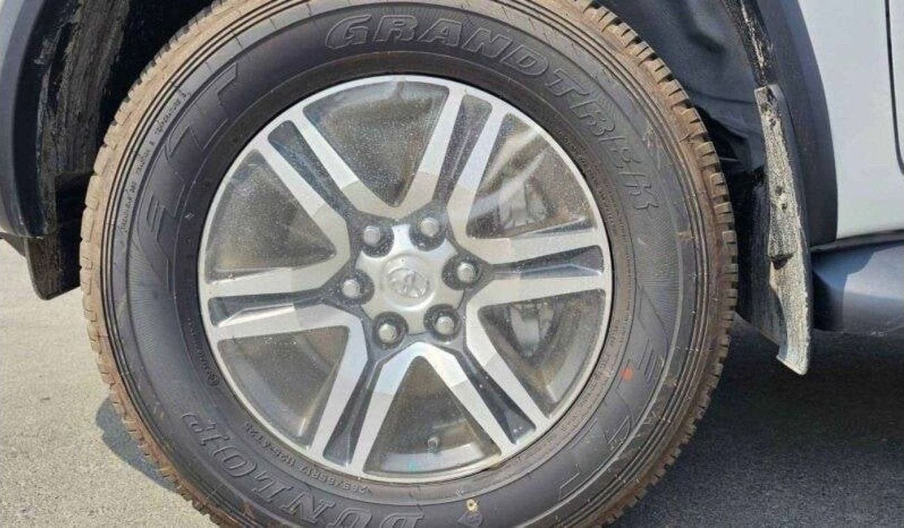 تويوتا فورتونر GX2 2.7L FWD