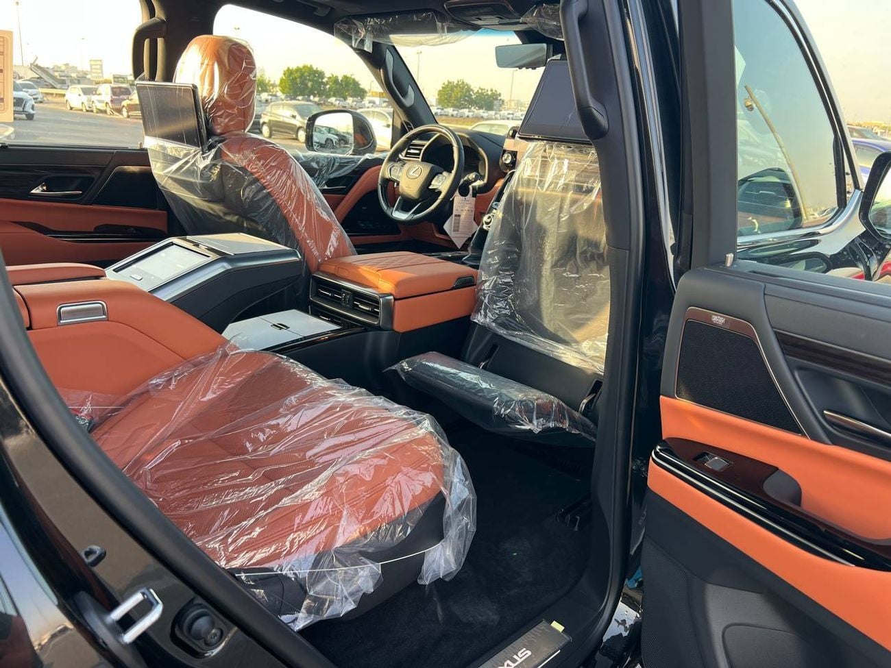 لكزس LX 700h VIP 3.5L HEV A/T // 2026 // FULL OPTION WITH VIP&COOLING&HEATED SEATS , MARK LEVINSON SOUND SYSTEM /