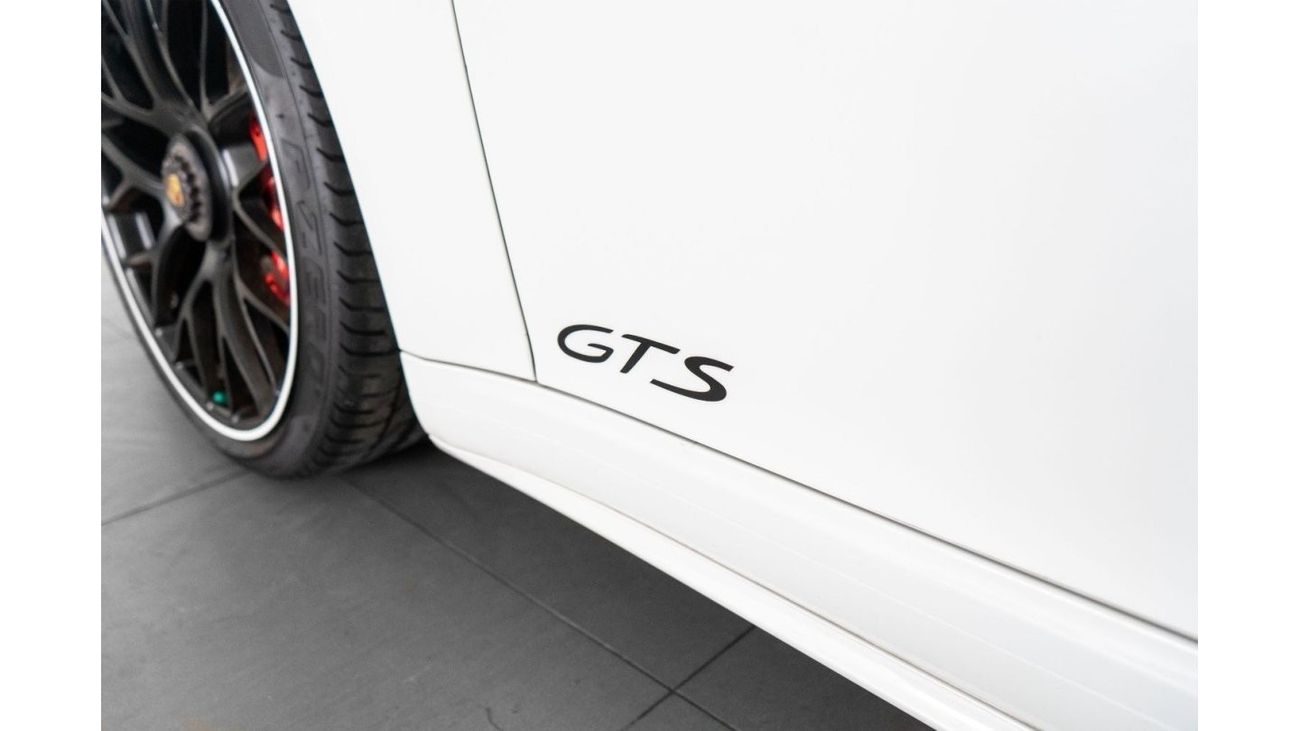 Porsche 911 Carrera GTS