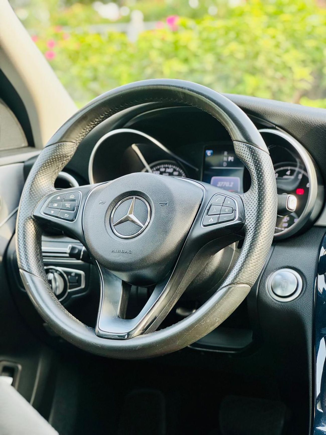 مرسيدس بنز C 200 MERCEDES C200 | GCC SPECS | CAR IS IN GOOD CONDITION |