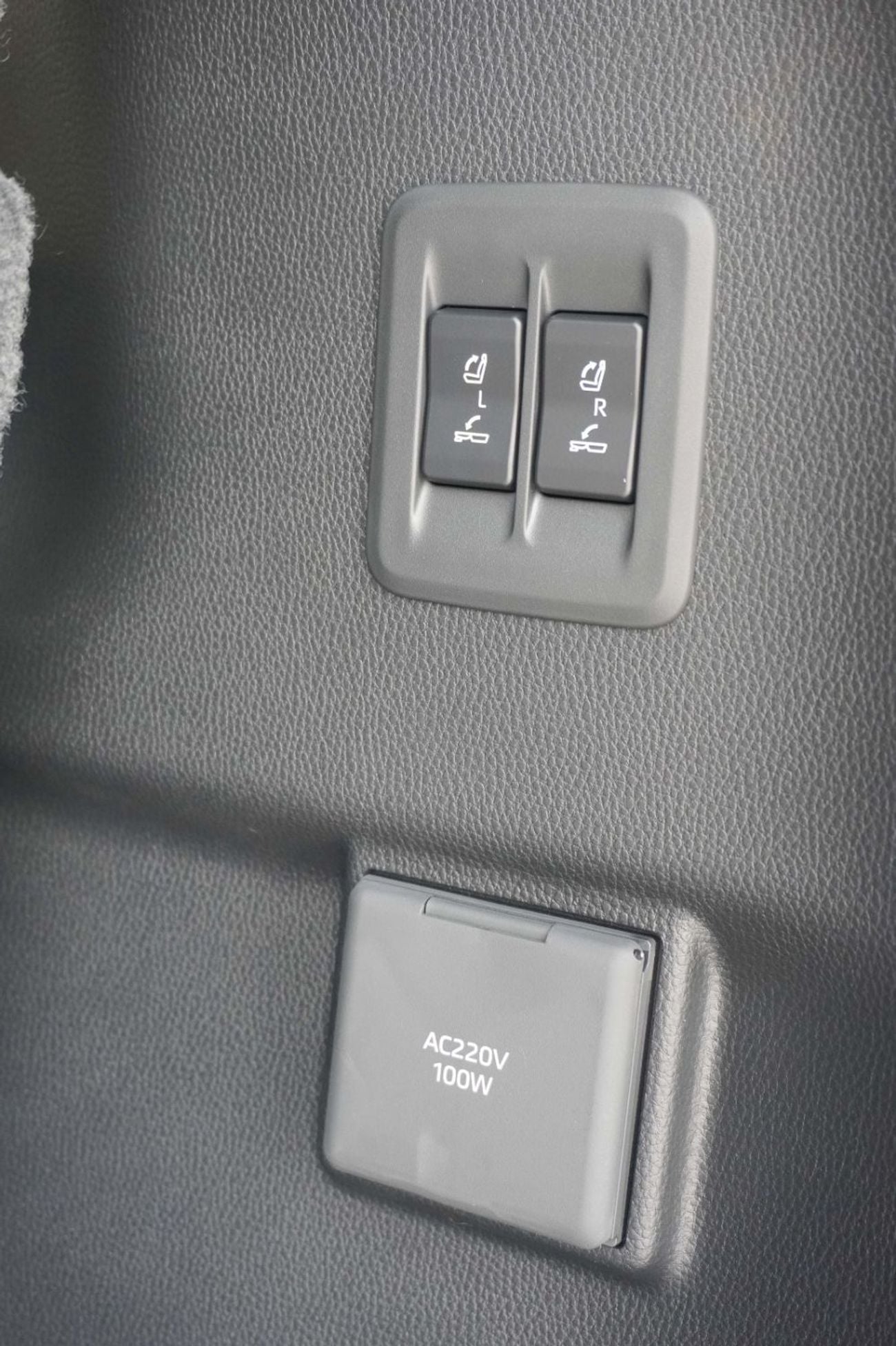 تويوتا برادو PRADO FULL OPTION PETROL VXR 2.4T