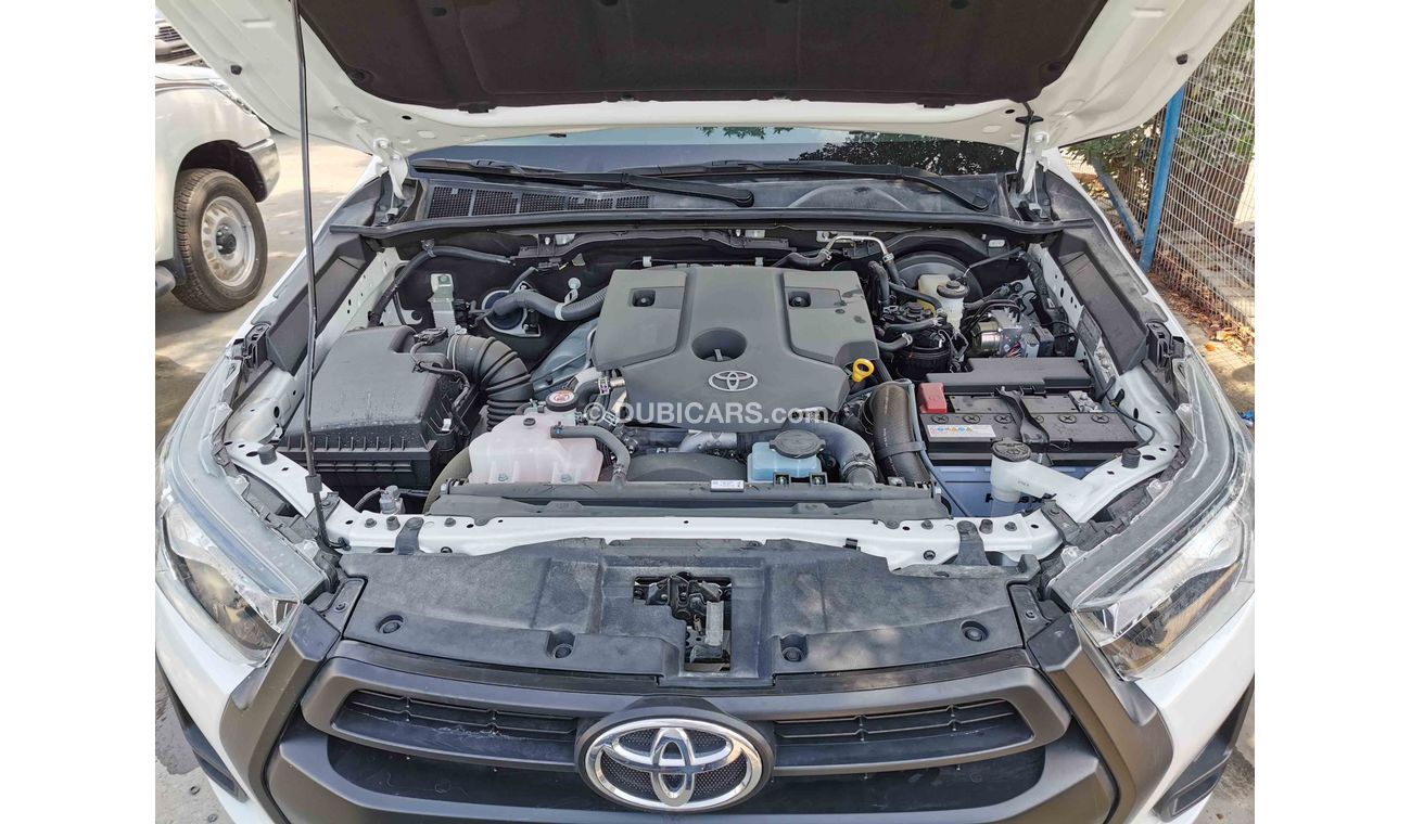 Toyota Hilux 2.4L Diesel, Manual , Power Heat Switch, Rear Camera, Bluetooth-DVD, Fog Lights (CODE # THMO02)